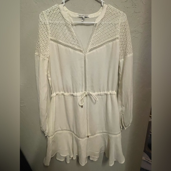Heartloom Dresses & Skirts - Heartloom Long Sleeve White Mini Dress - size xsmall